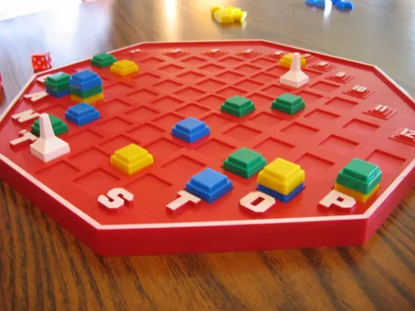 Can't Stop | Dice Rolling & Push-Your-Luck Press-Your-Fortune Board Game | 2–4 Players | Ages 9+ | 30–45 Min Playtime (Rent)